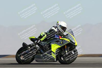 media/Dec-01-2025-Moto Forza (Mon) [[2daa91e15f]]/2-Intermediate Group/Session 2 Turn 9 Entry/